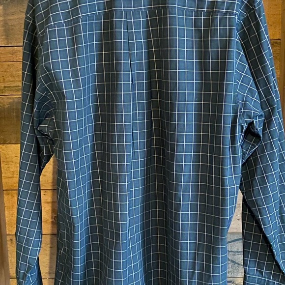 Eddie Bauer Men's Navy Checkered Shirt size M/M - Picture 3 of 4